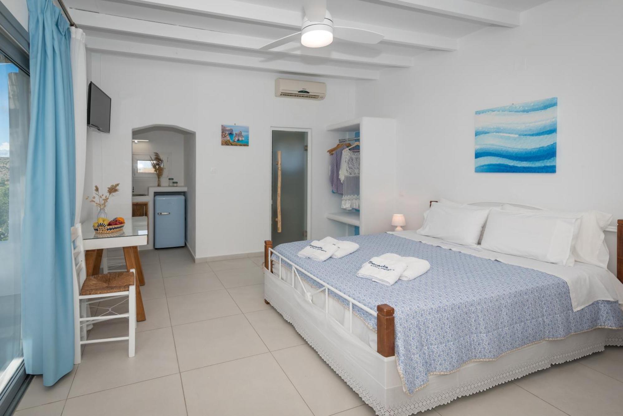 Sarantis Suites & Apartments Provatas Exterior photo